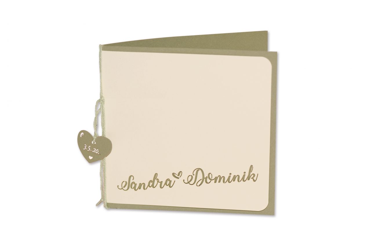 Aus ich und du entsteht ein wir. Mit dieser personalisierten Hochzeitskarte Lasercut wird das für Ihre Hochzeitsgäste auf den ersten Blick ersichtlich.
