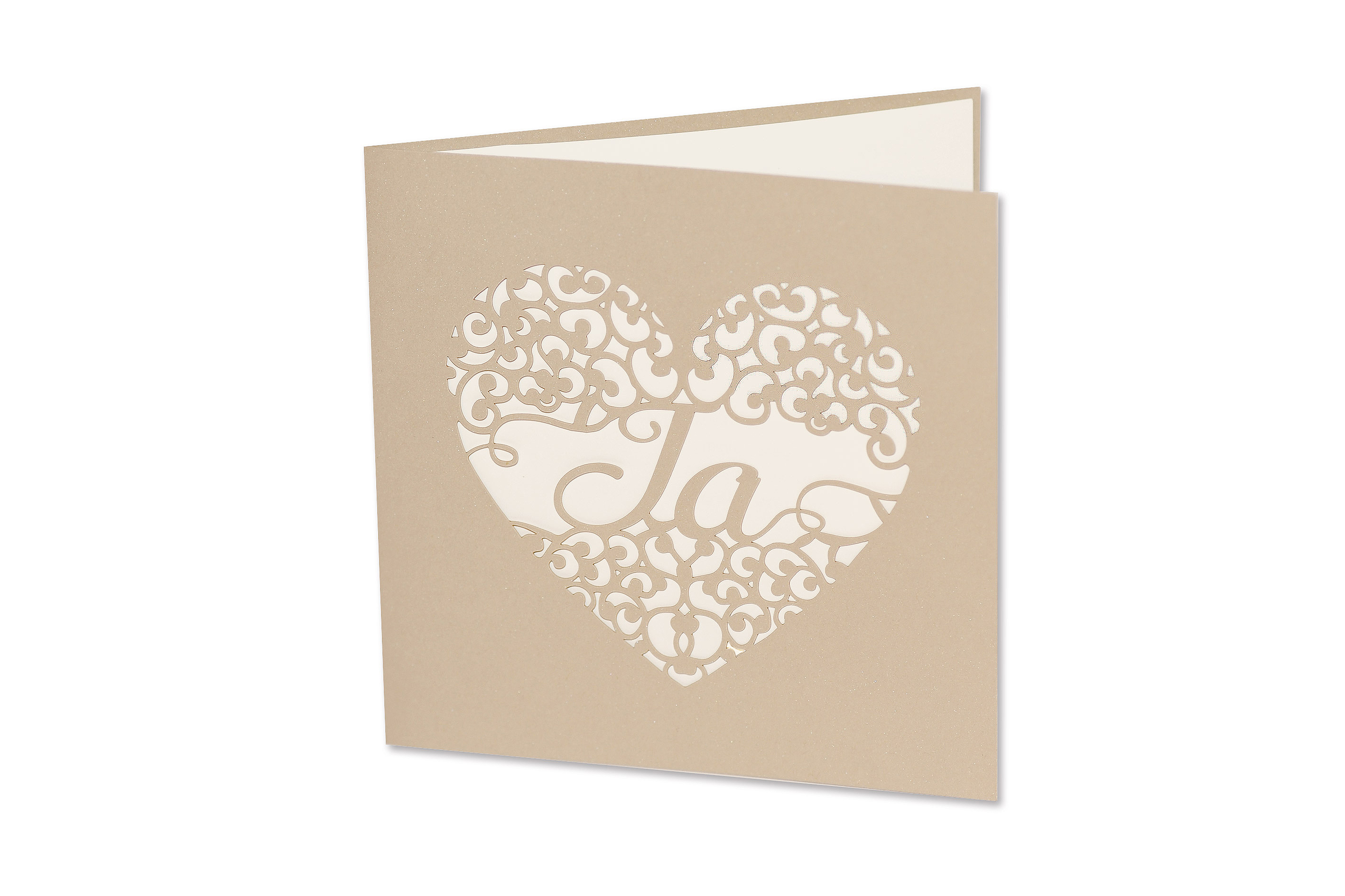 Mit der Auswahl der Hochzeitskarte Ja im Herz liegen Sie richtig: klassischer Stil gepaart mit moderner Ausstrahlung vereint sich hier zur Stimmigkeit.
