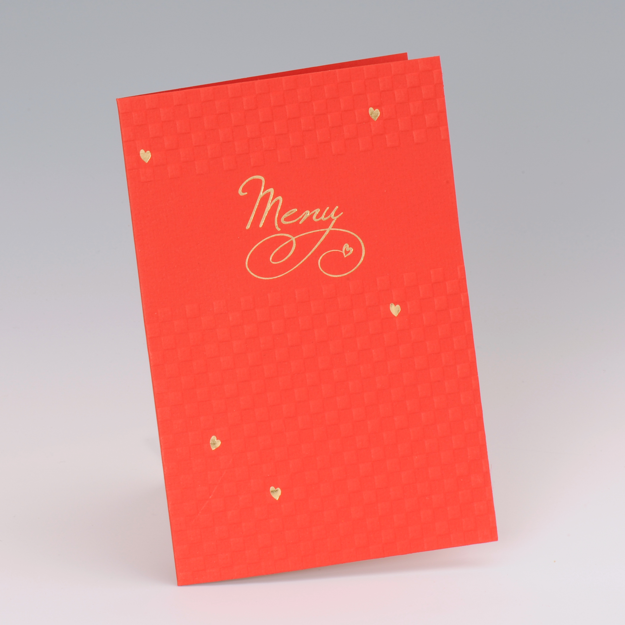 Die Menukarte rotes Karodesign ist bereits mit dem Wort "Menu" versehen und setzt die Farbe der Liebe gekonnt in Szene. Jetzt online bestellen. 