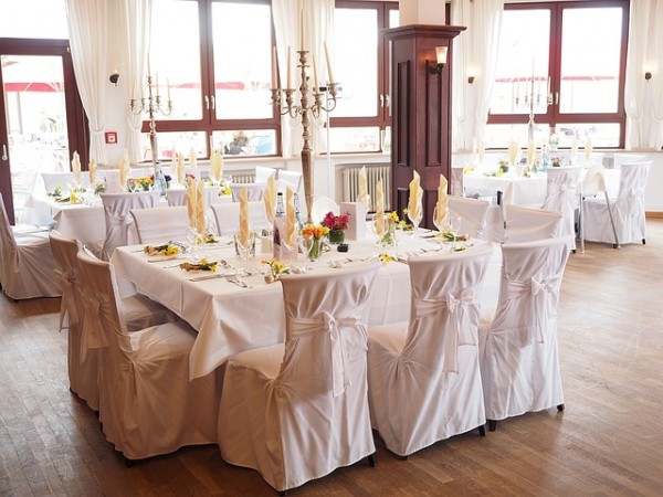 wedding-table-1174141_640